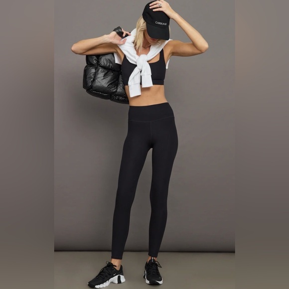 Carbon38 High-Waisted Black Ribbed Leggings. Size XS - Picture 3 of 6